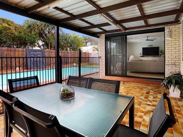 For Rent 4 Bedroom House Warana QLD DS104684419