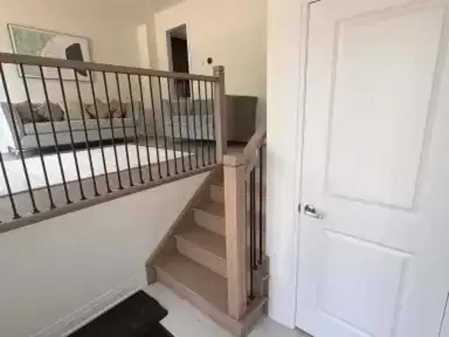 For Rent 4 Bedroom House Wasaga Beach ON DS104362965