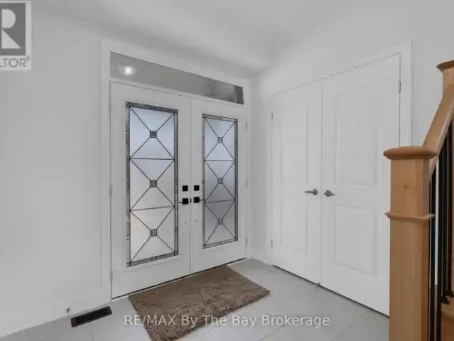 For Rent 4 Bedroom House Wasaga Beach ON DS105004709