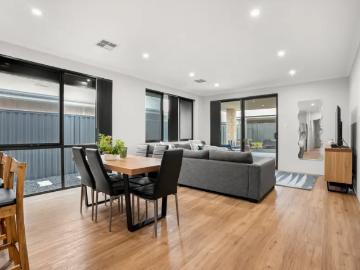 For Rent 4 Bedroom House Wellard WA DS102431092