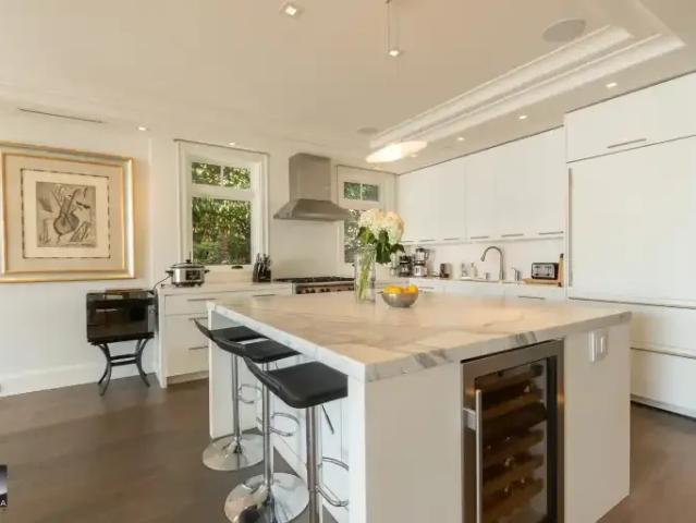 For Rent 4 Bedroom House West Vancouver BC DS105580830