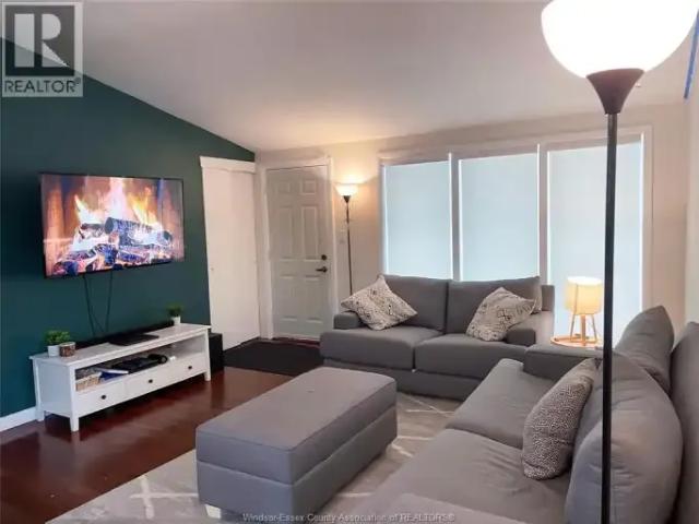 For Rent 4 Bedroom House Windsor ON DS103487757