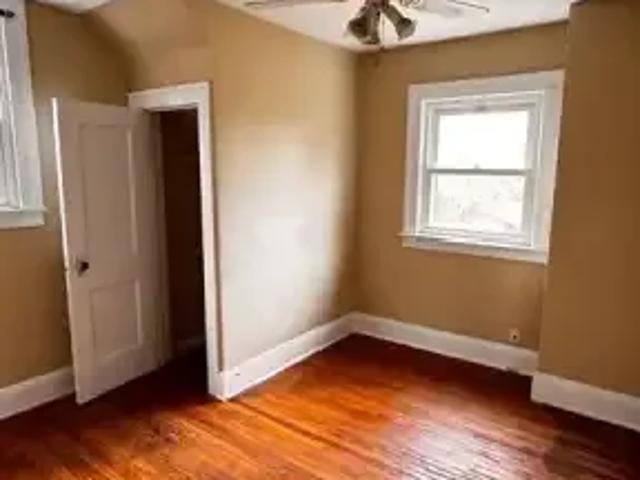 For Rent 4 Bedroom House Windsor ON DS103594580