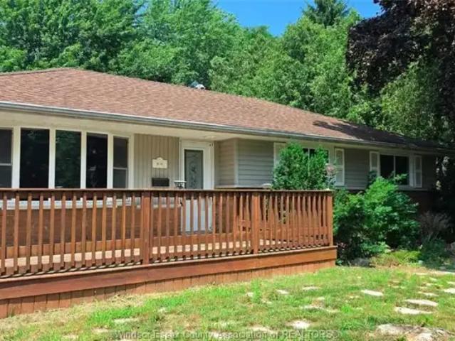 For Rent 4 Bedroom House Windsor ON DS104000300