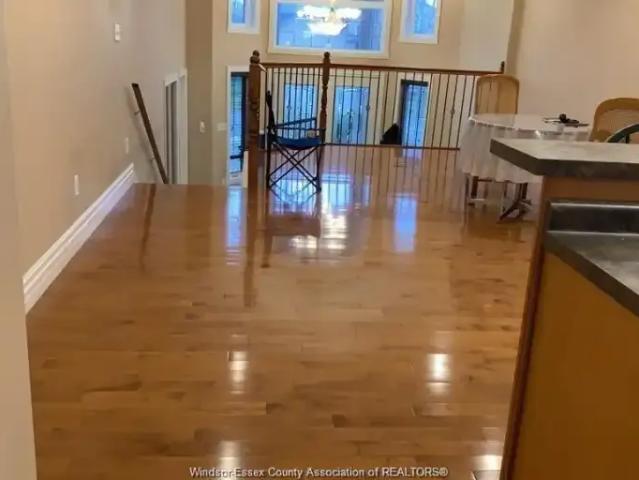 For Rent 4 Bedroom House Windsor ON DS105394927