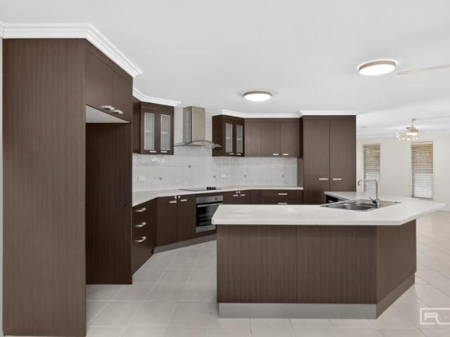 For Rent 4 Bedroom House Taroomball QLD DS105252332