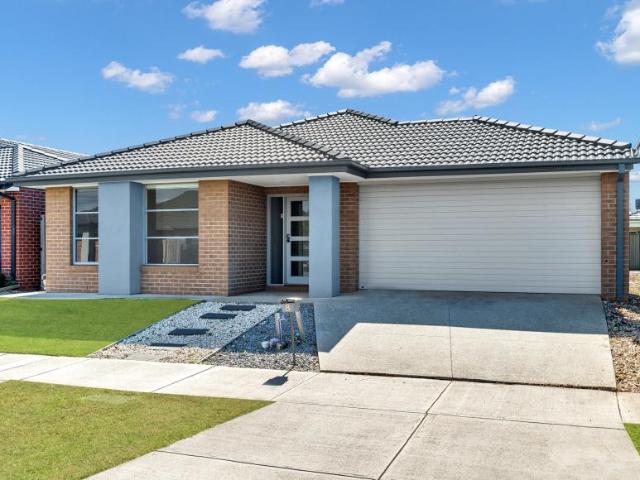 For Rent 4 Bedroom House Tarneit VIC DS101583212
