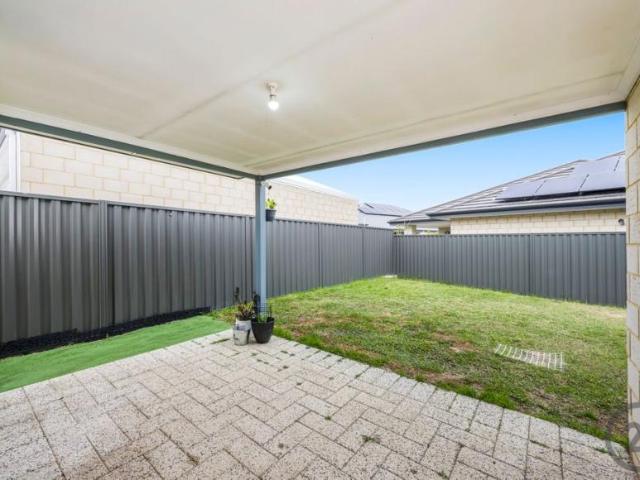 For Rent 4 Bedroom House Treeby, WA DS103808408