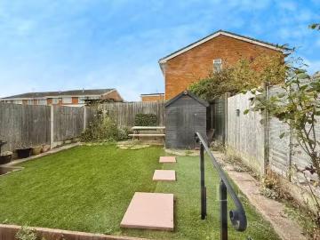 Cozy 4 bedroom semi detached house for rent in Fastmoor Oval.