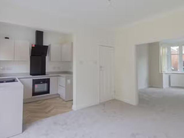New 4 bedroom semi detached house for rent in Grayswood Park R.
