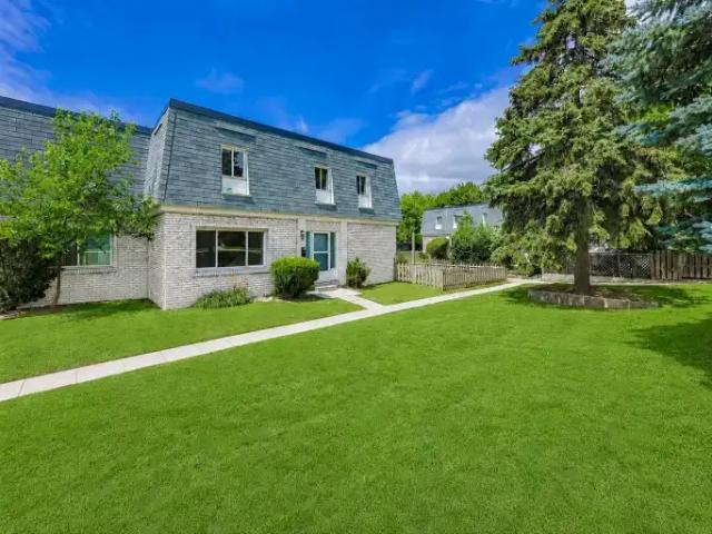 For Rent 4 Bedroom Townhouse Mississauga ON DS105087588