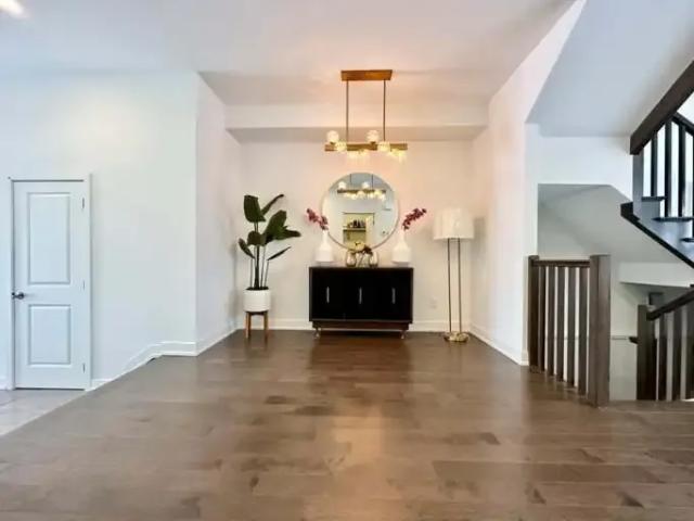 For Rent 4 Bedroom Townhouse Orleans ON DS104257178