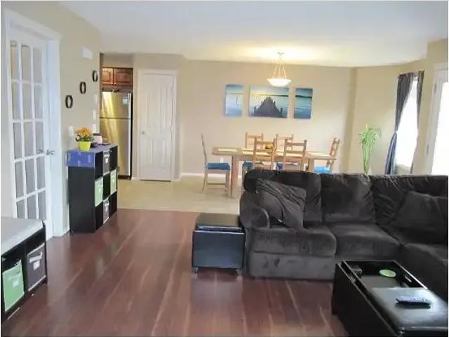 For Rent 4 Bedroom Townhouse Airdrie AB DS105804407