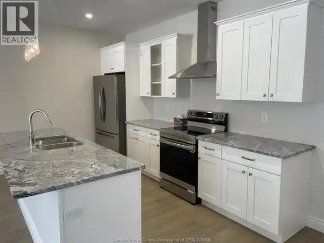 For Rent 4 Bedroom Townhouse Amherstburg ON DS102915173