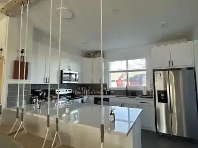 For Rent 4 Bedroom Townhouse Calgary AB DS104181772