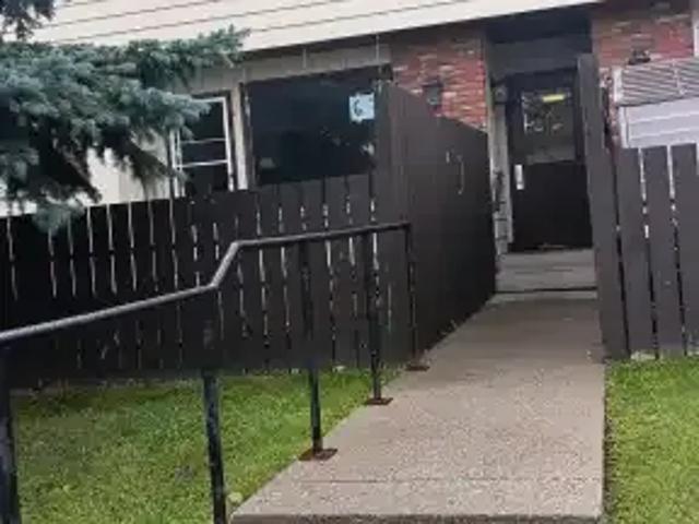 For Rent 4 Bedroom Townhouse Calgary AB DS105526003
