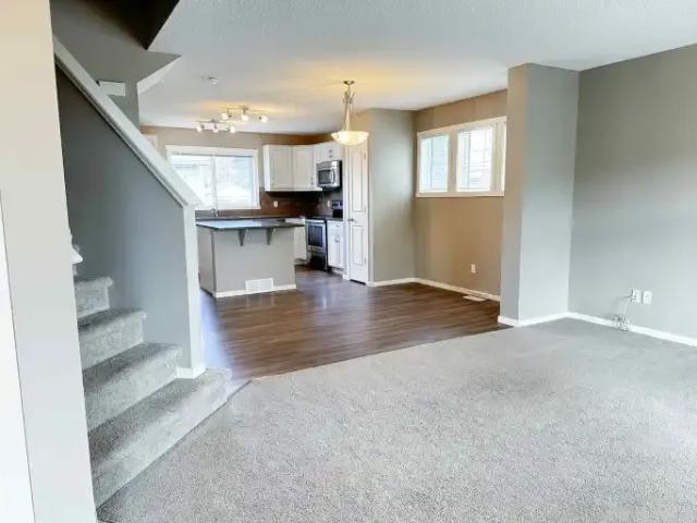 For Rent 4 Bedroom Townhouse Calgary AB DS105526030