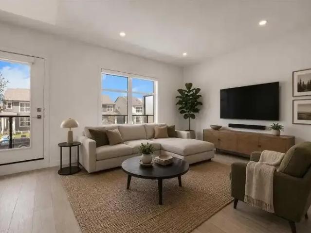 For Rent 4 Bedroom Townhouse Calgary AB DS105554497