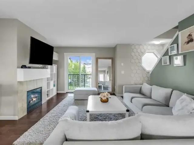 For Rent 4 Bedroom Townhouse Calgary AB DS105100770