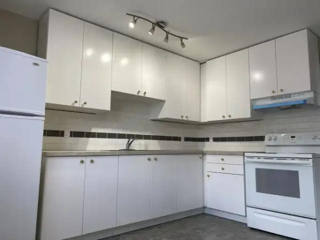 For Rent 4 Bedroom Townhouse Calgary AB DS105118801