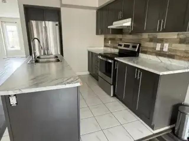 For Rent 4 Bedroom Townhouse Cambridge ON DS104471103