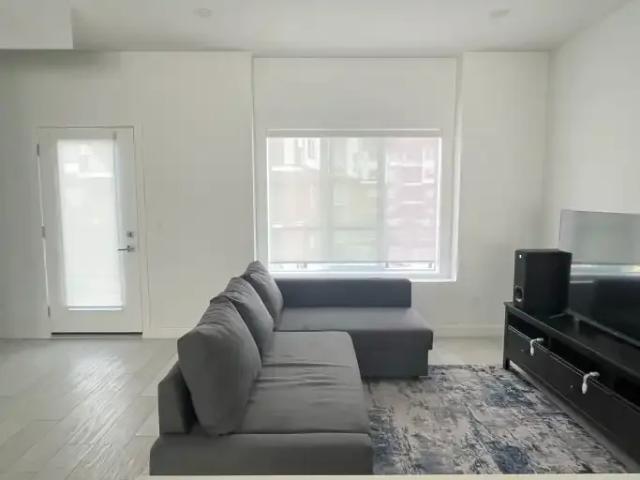 For Rent 4 Bedroom Townhouse Chestermere AB DS105394832
