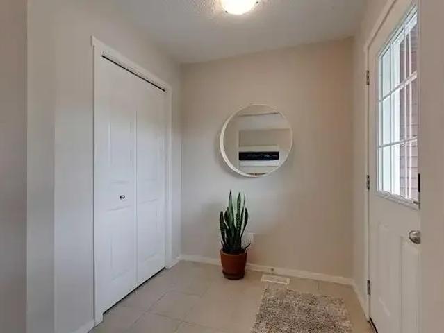 For Rent 4 Bedroom Townhouse Cochrane AB DS105580863