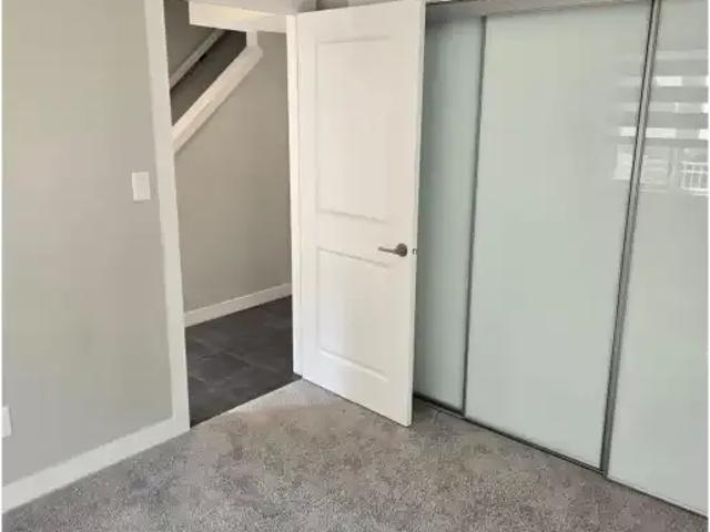 For Rent 4 Bedroom Townhouse Edmonton AB DLS105048013