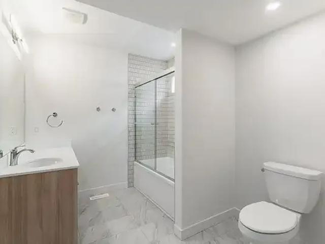 For Rent 4 Bedroom Townhouse Edmonton AB DS105087875