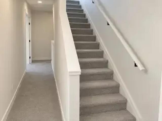 For Rent 4 Bedroom Townhouse Edmonton AB DS105602111