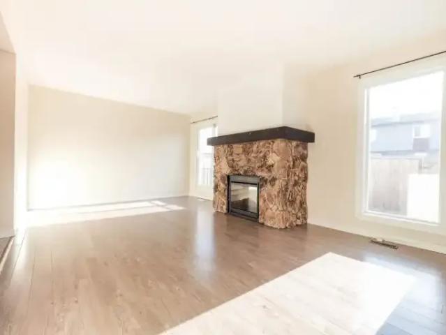 For Rent 4 Bedroom Townhouse Edmonton AB DS105623290