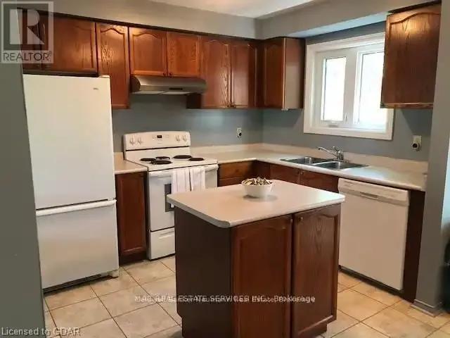 For Rent 4 Bedroom Townhouse Guelph ON DS104470877