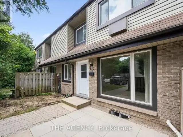 For Rent 4 Bedroom Townhouse Guelph ON DS104471173
