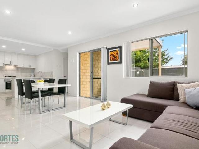 For Rent 4 Bedroom Townhouse Hamilton Hill WA DLS64074290