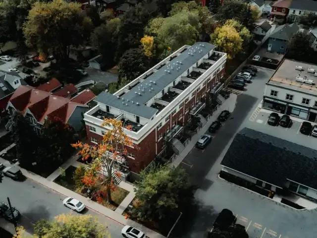 For Rent 4 Bedroom Townhouse Kingston ON DS99824679