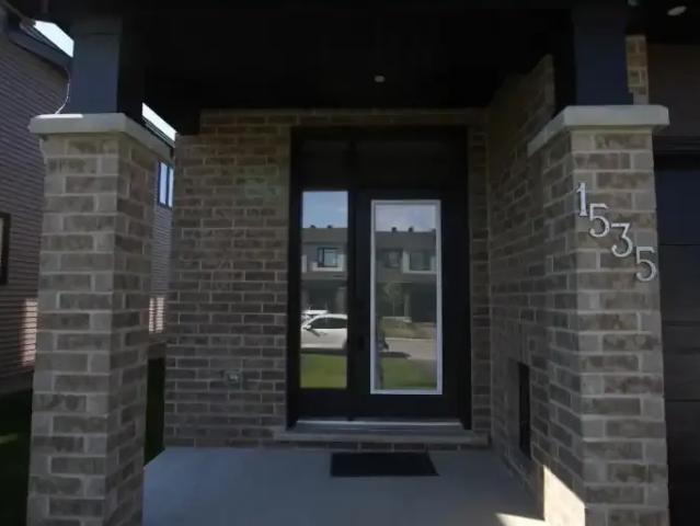 For Rent 4 Bedroom Townhouse Russell ON DS103355235