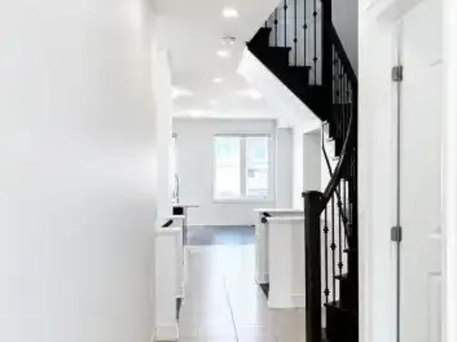 For Rent 4 Bedroom Townhouse Richmond Hill ON DS104506960