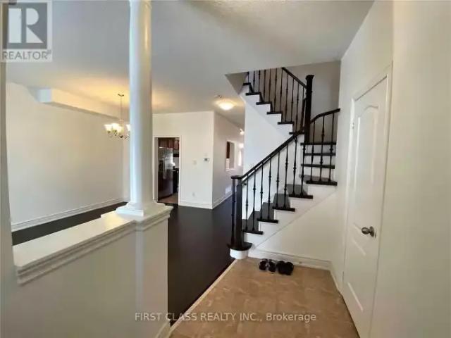 For Rent 4 Bedroom Townhouse Richmond Hill ON DS105378564