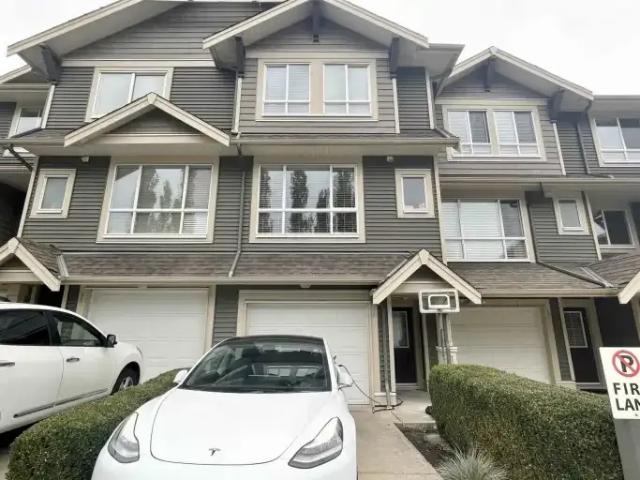 For Rent 4 Bedroom Townhouse Surrey BC DS104711652