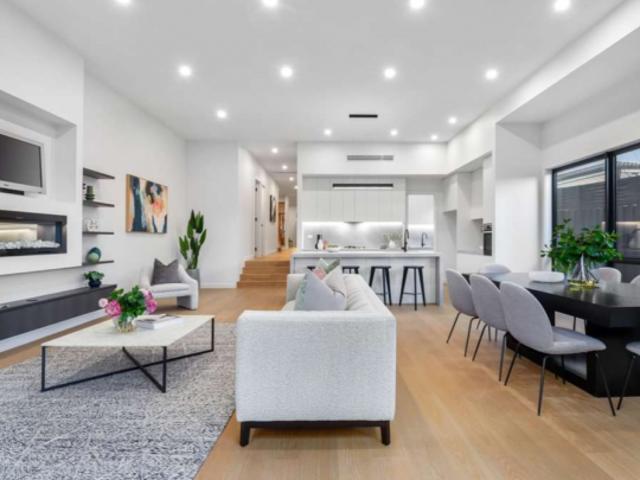 For Rent 4 Bedroom Townhouse TEMPLESTOWE VIC DS84548512
