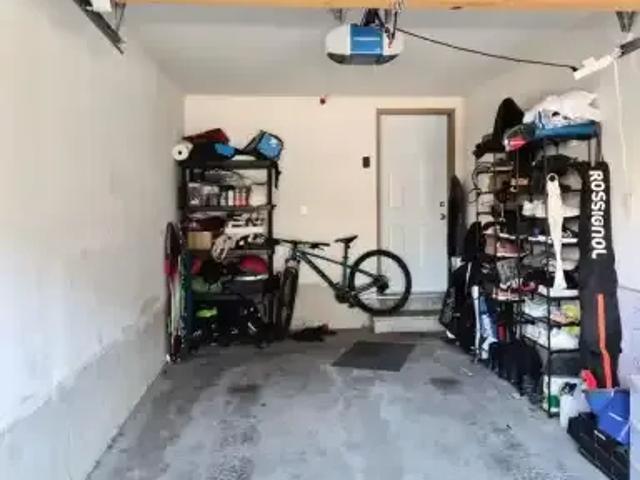 For Rent 4 Bedroom Townhouse Vaughan ON DS103652869