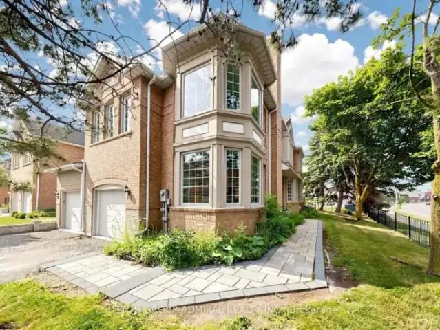 For Rent 4 Bedroom Townhouse Vaughan ON DS104471008