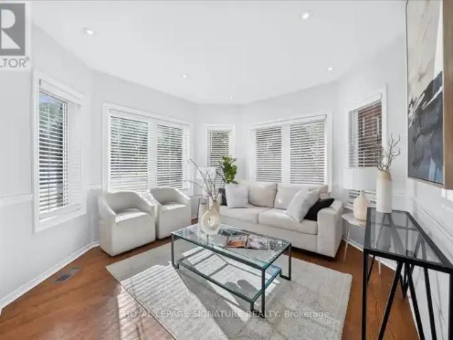 For Rent 4 Bedroom Townhouse Vaughan ON DS104471171