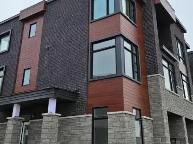For Rent 4 Bedroom Townhouse Vaughan ON DS104183248