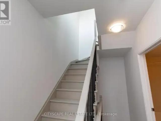 For Rent 4 Bedroom Townhouse Vaughan ON DS105565558
