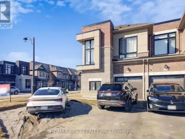 For Rent 4 Bedroom Townhouse Vaughan ON DS105119017