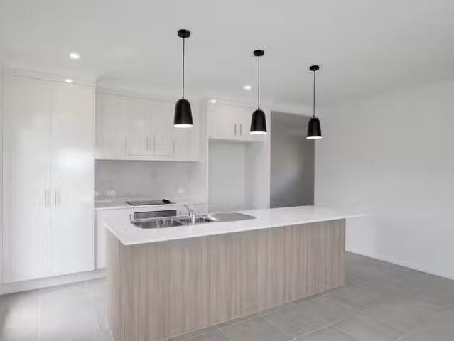 Rental! 4 Boondooma Court, Boyne Island, QLD 4680