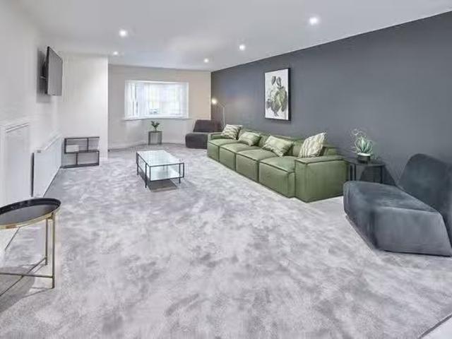 Cozy 4 BR Carr Hill Lane