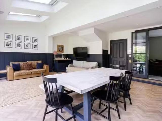 New 4 BR Hampton Road