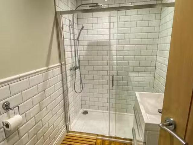 Charming 4 BR W5V7+V3 Bolton